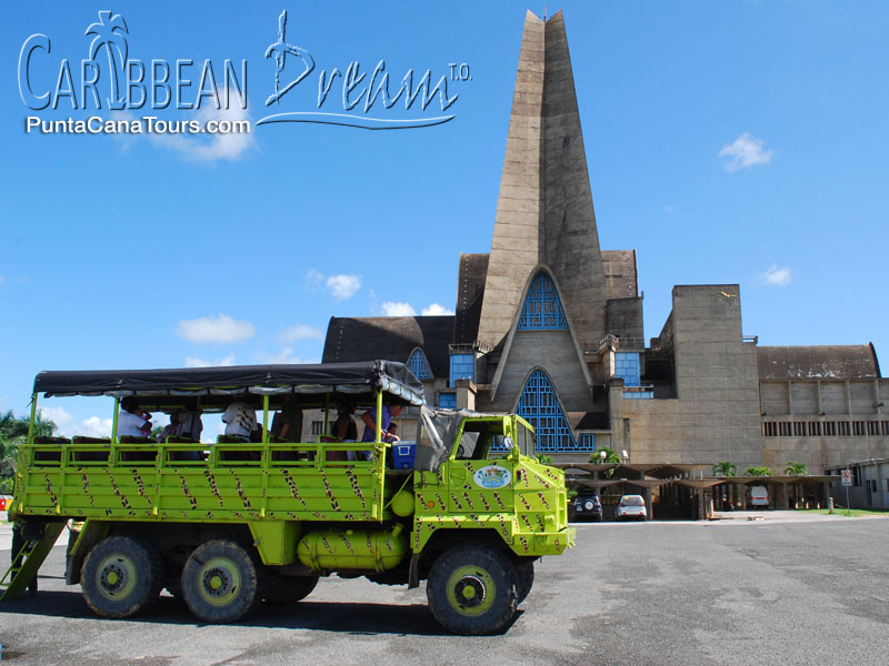 Super Truck Safari basilica de higuey